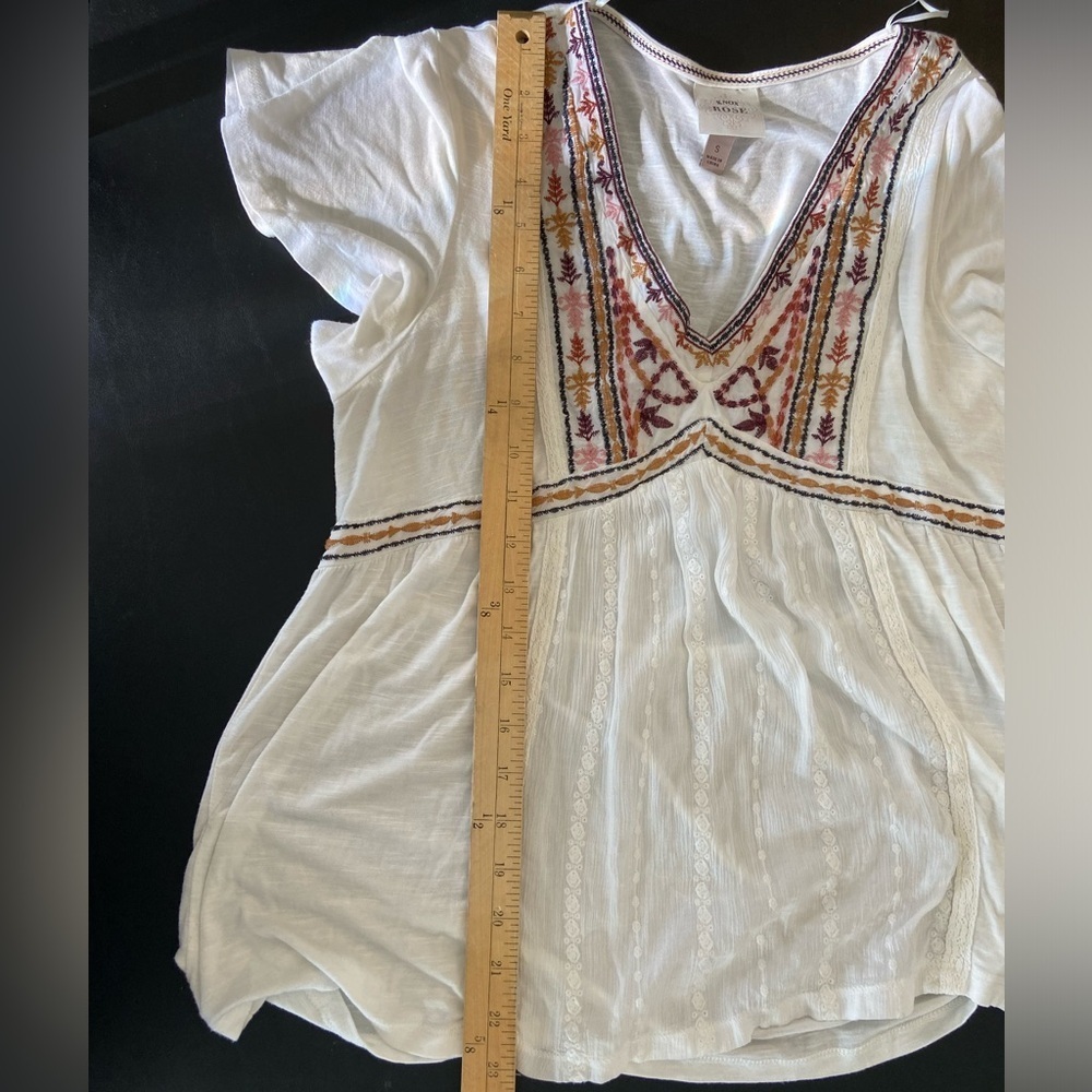 Knox Rose Boho Style Flowy White shirt with Embroidered detail size small - Picture 9 of 9
